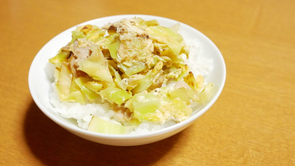 子供たちがご飯をモリモリ食べる 春キャベツとハムと卵の炒めもの 阿波ふうどまるごとサイト