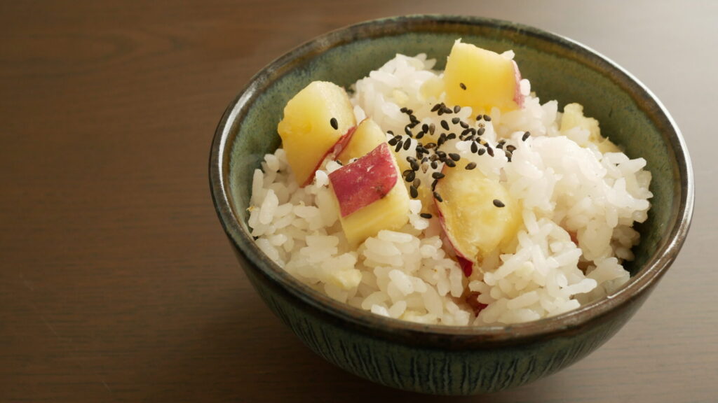 ご飯とさつまいもを炊いたさつまいもご飯