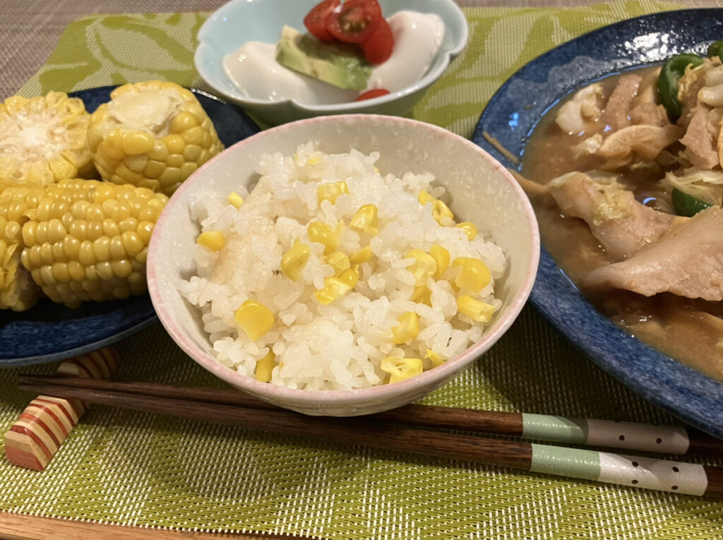 とうもろこしたっぷりのとうもろこしご飯