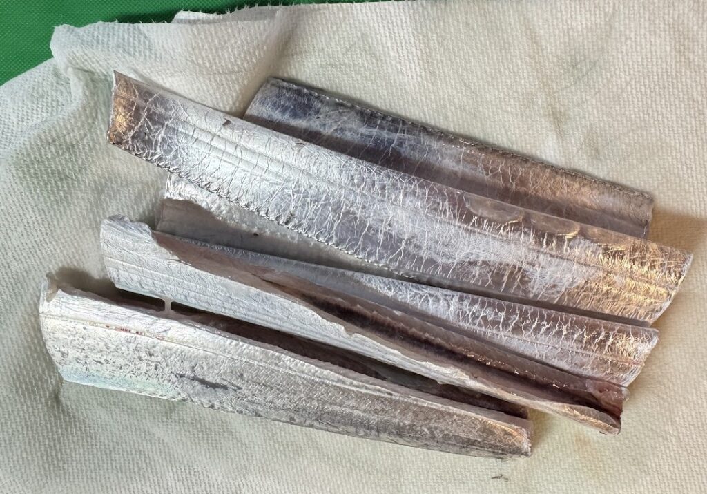 ぶつ切にした太刀魚