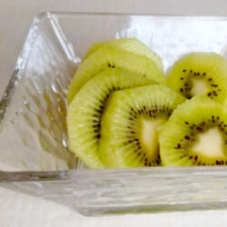 キウイの意外なルーツと、佐那河内の達磨キウイ