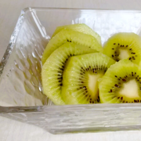 輪切りにしたキウイフルーツ