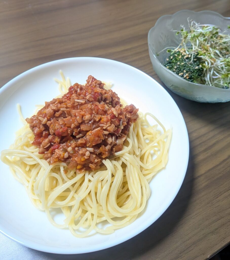 ピーマン入りのミートスパゲティ